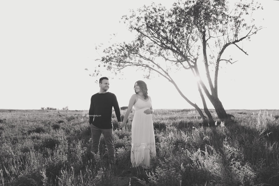 YEG maternity photographer capturing natural light pregnancy portraits for an expecting mother